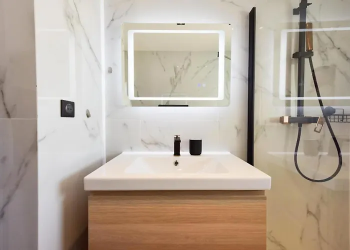 2p Renove, Terrasse Et A Pied - 2p Renove, Terrasse Et A Pied Mae-2623 * Cannes